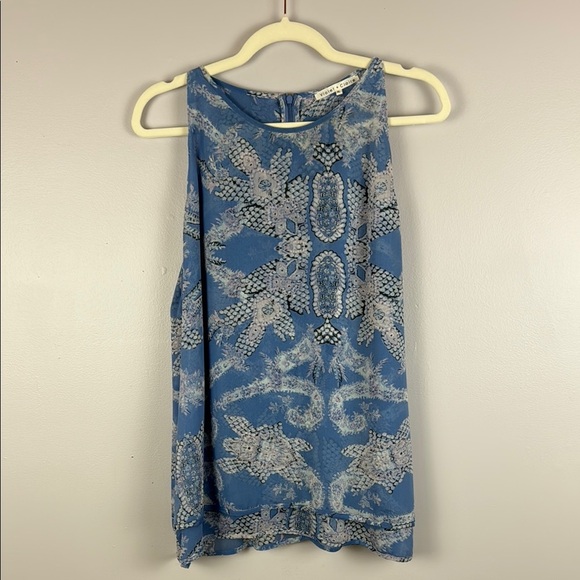 Violet + Claire Blue Turtle Patterned Blouse Sleeveless Size XL - Picture 2 of 12